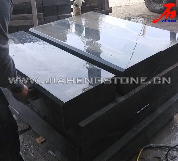 供应灰色花岗岩G654路沿石 芝麻灰路沿石 供应灰色花岗岩G654路沿石 芝麻灰路沿石