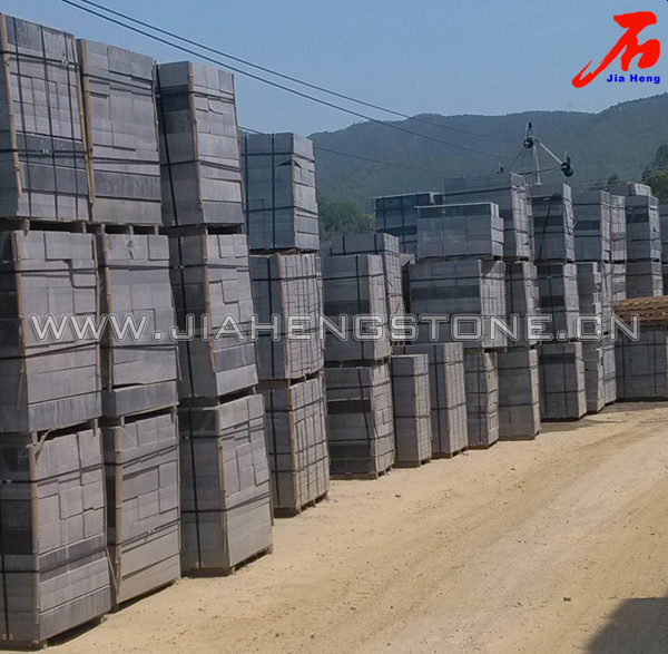 供应灰色花岗岩G654路沿石 芝麻灰路沿石2 供应灰色花岗岩G654路沿石 芝麻灰路沿石2